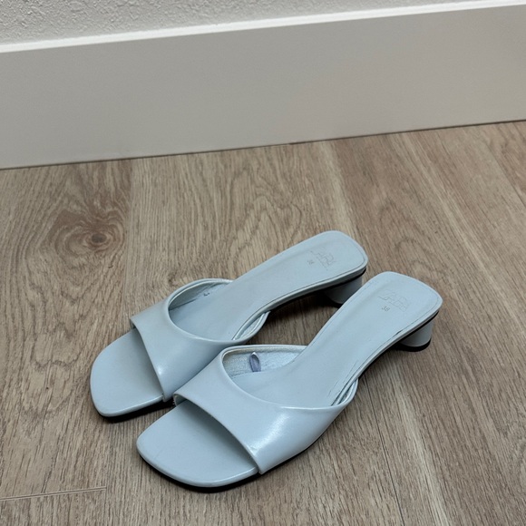 Zara sandals - Picture 1 of 4
